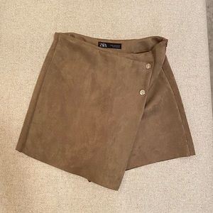 NWOT Zara Taupe Suede Skort
